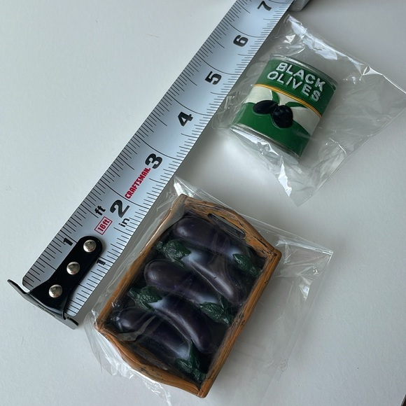 Fridge magnets vintage look aperitif olives can and egg plants tray new in bags - Picture 5 of 10